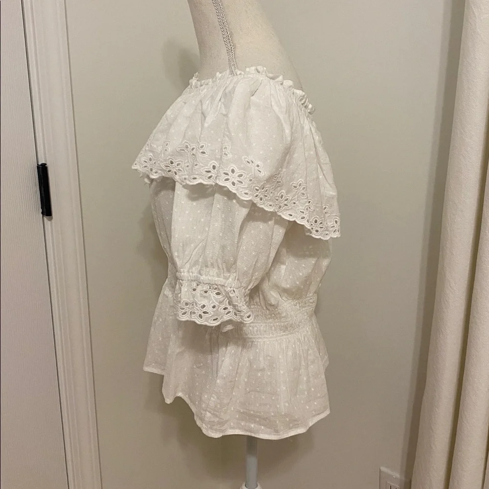 Universal Thread White Ruffled Blouse - Picture 3 of 7